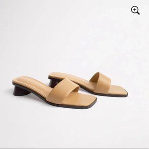 Tony Bianco Chelsey Sandals sz8 Brand New